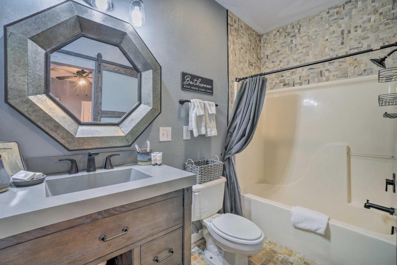 Branson Resort-Style Retreat 4 Mi To Strip Bagian luar foto